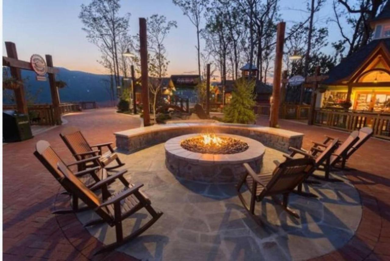 Gt307 Romantic Condo Downtown Gatlinburg & Pool Kültér fotó